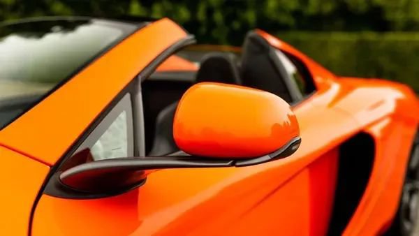 Used 2015 McLaren 650S Spider RWD image 28