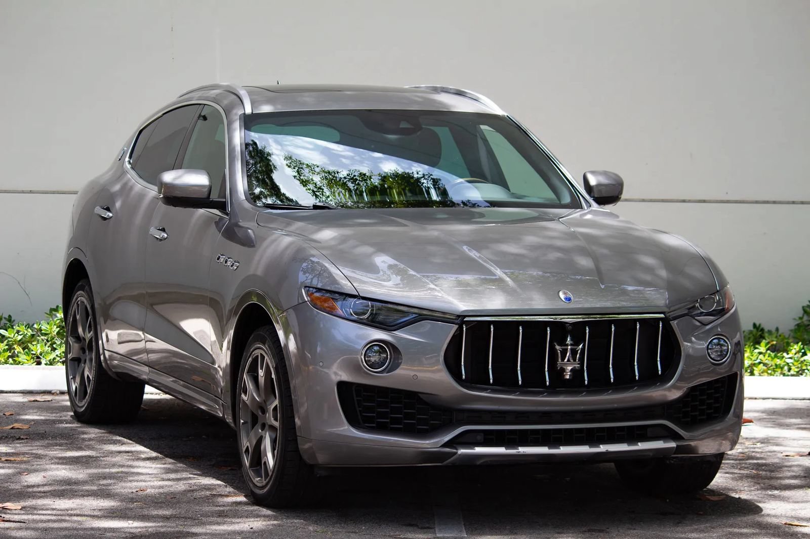 Used 2017 Maserati Levante w/ Luxury Package AWD/4WD image 18