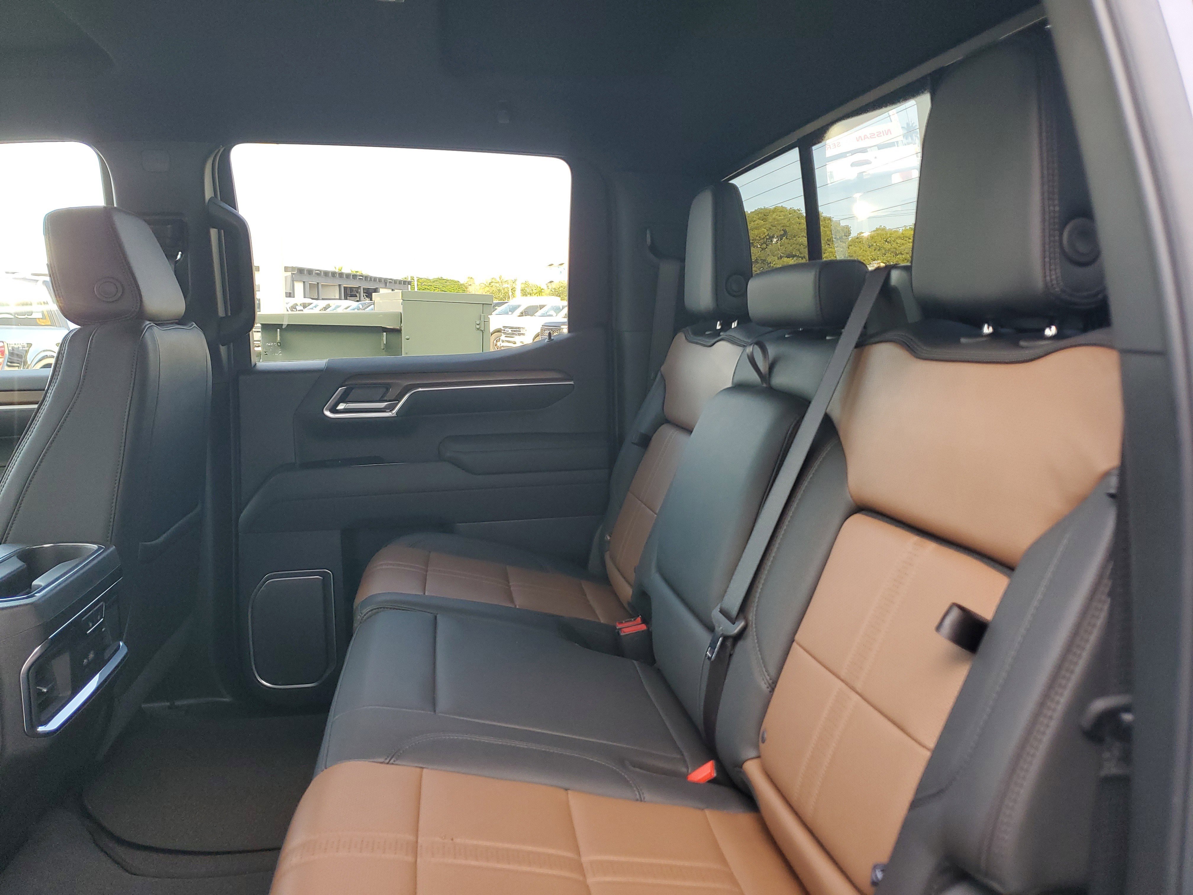 Used 2025 Chevrolet Silverado 1500 High Country image 19