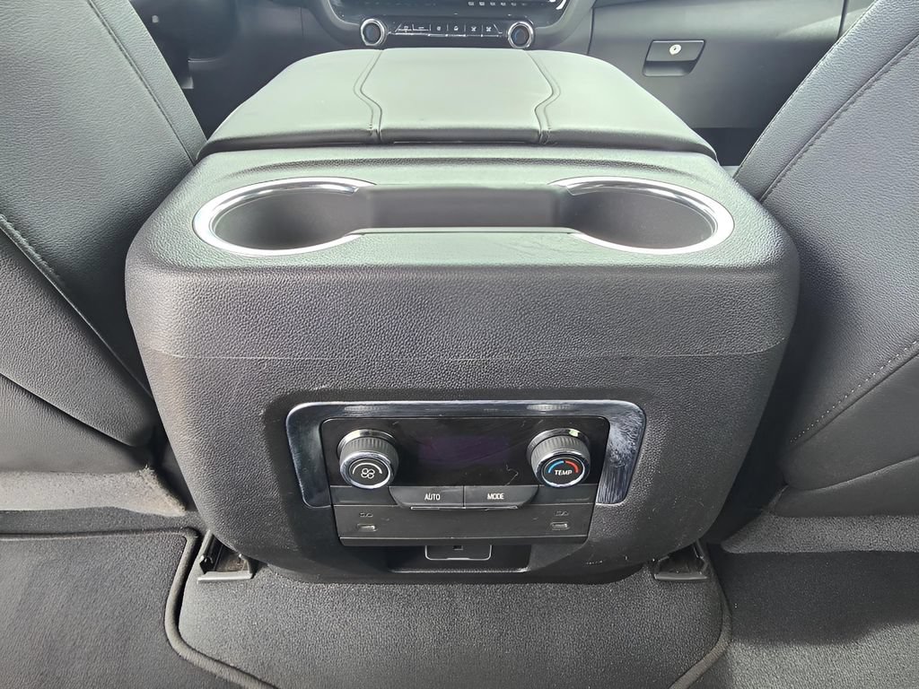 Used 2025 Chevrolet Suburban Z71 AWD/4WD image 11