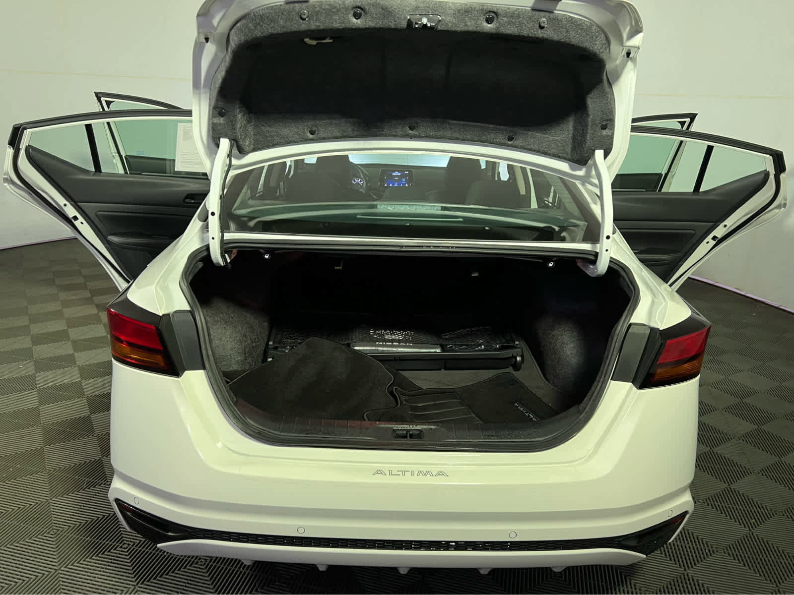 Certified 2025 Nissan Altima 2.5 SV image 24