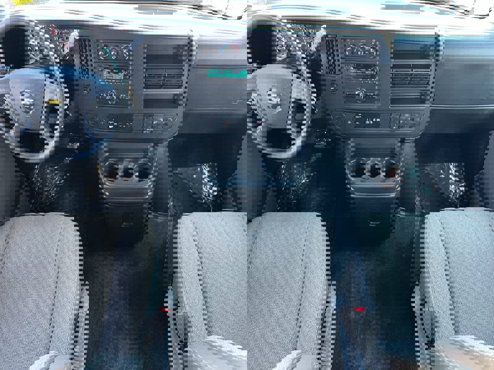 Used 2017 Chevrolet Express 3500 LT w/ LT Preferred Equipment Group image 4