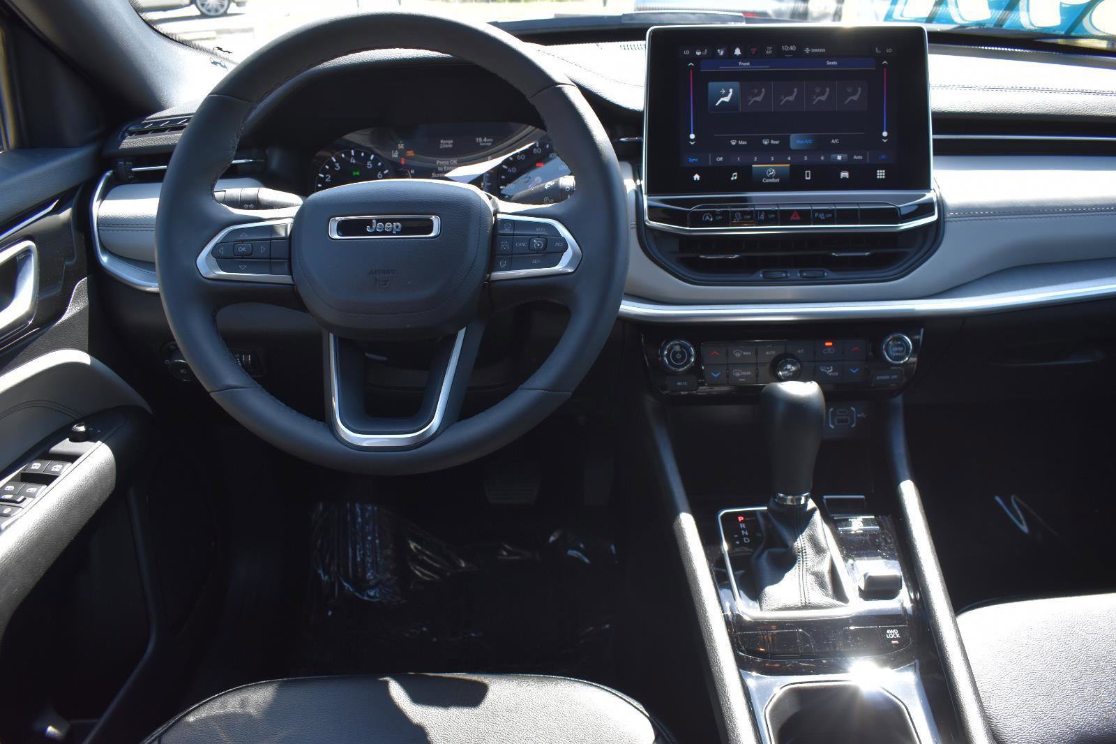 Used 2025 Jeep Compass Limited image 21
