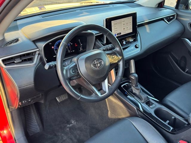 Used 2024 Toyota Corolla Cross XLE image 11