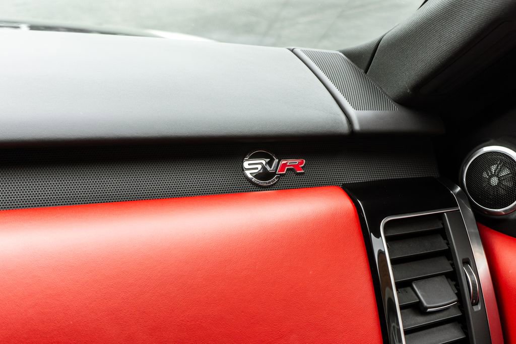 Used 2020 Land Rover Range Rover Sport SVR image 16