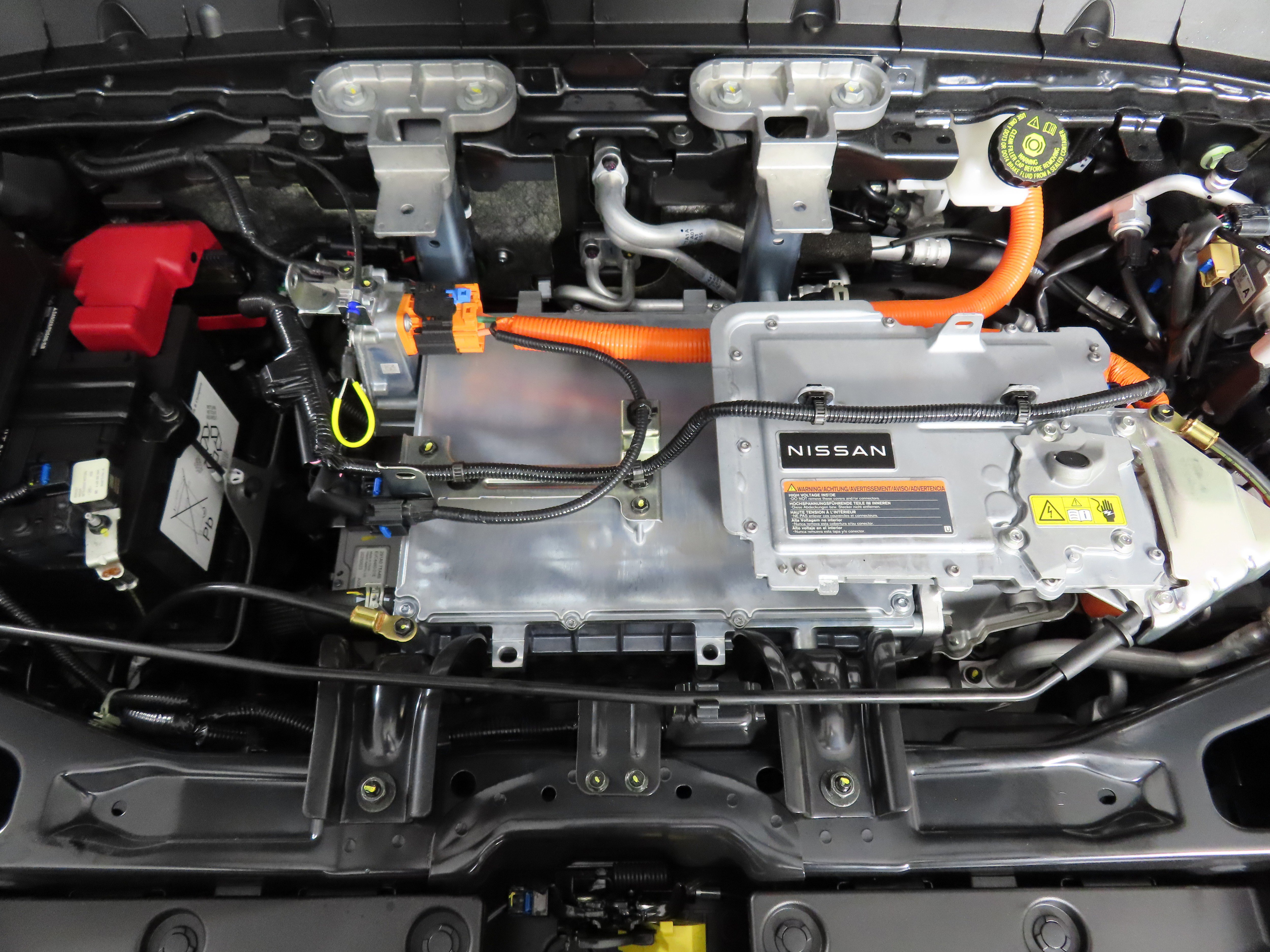 New 2026 Nissan Leaf Platinum+ w/ Cargo Package (Platinum+) image 12