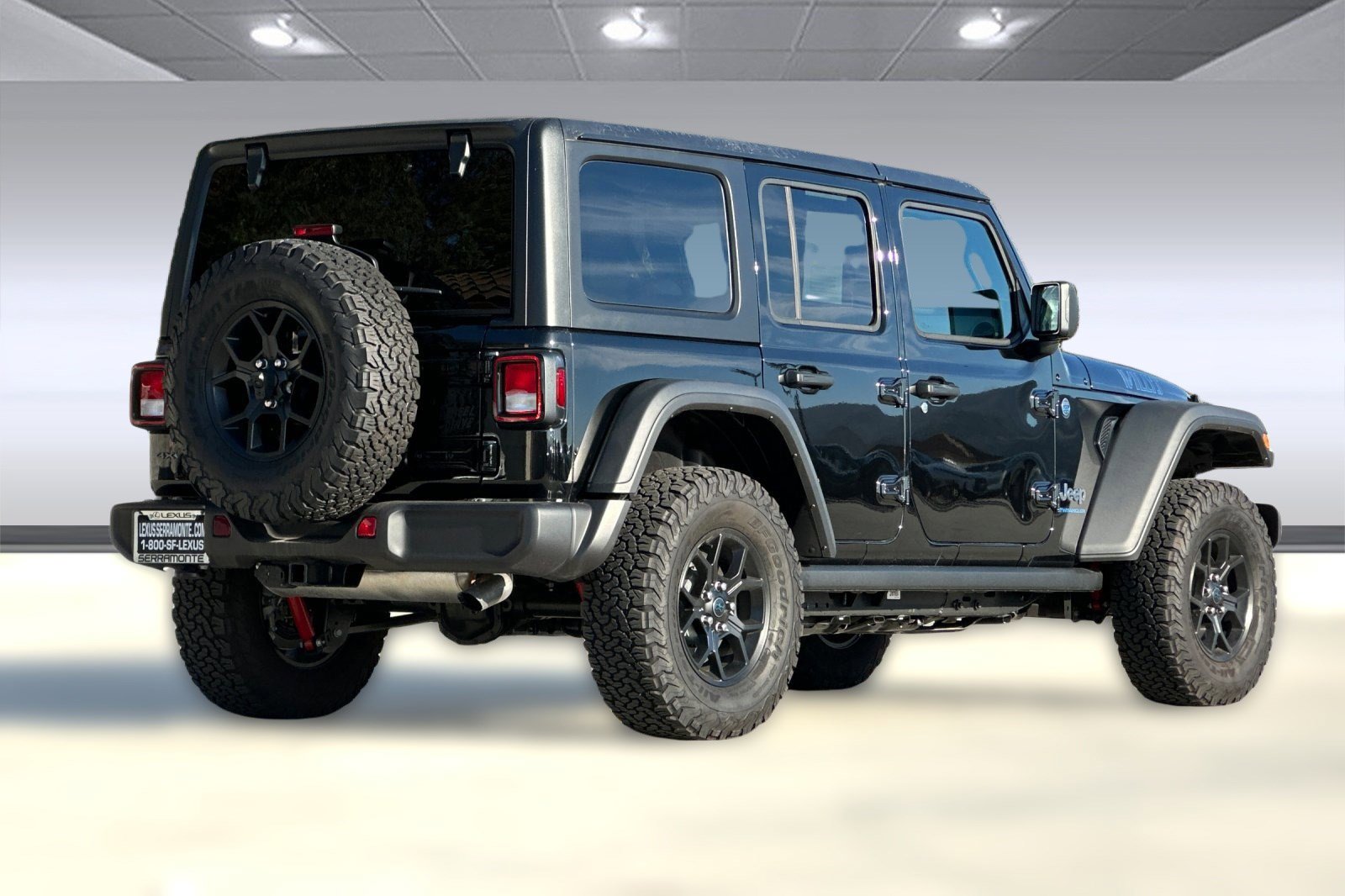 Used 2025 Jeep Wrangler Willys image 8