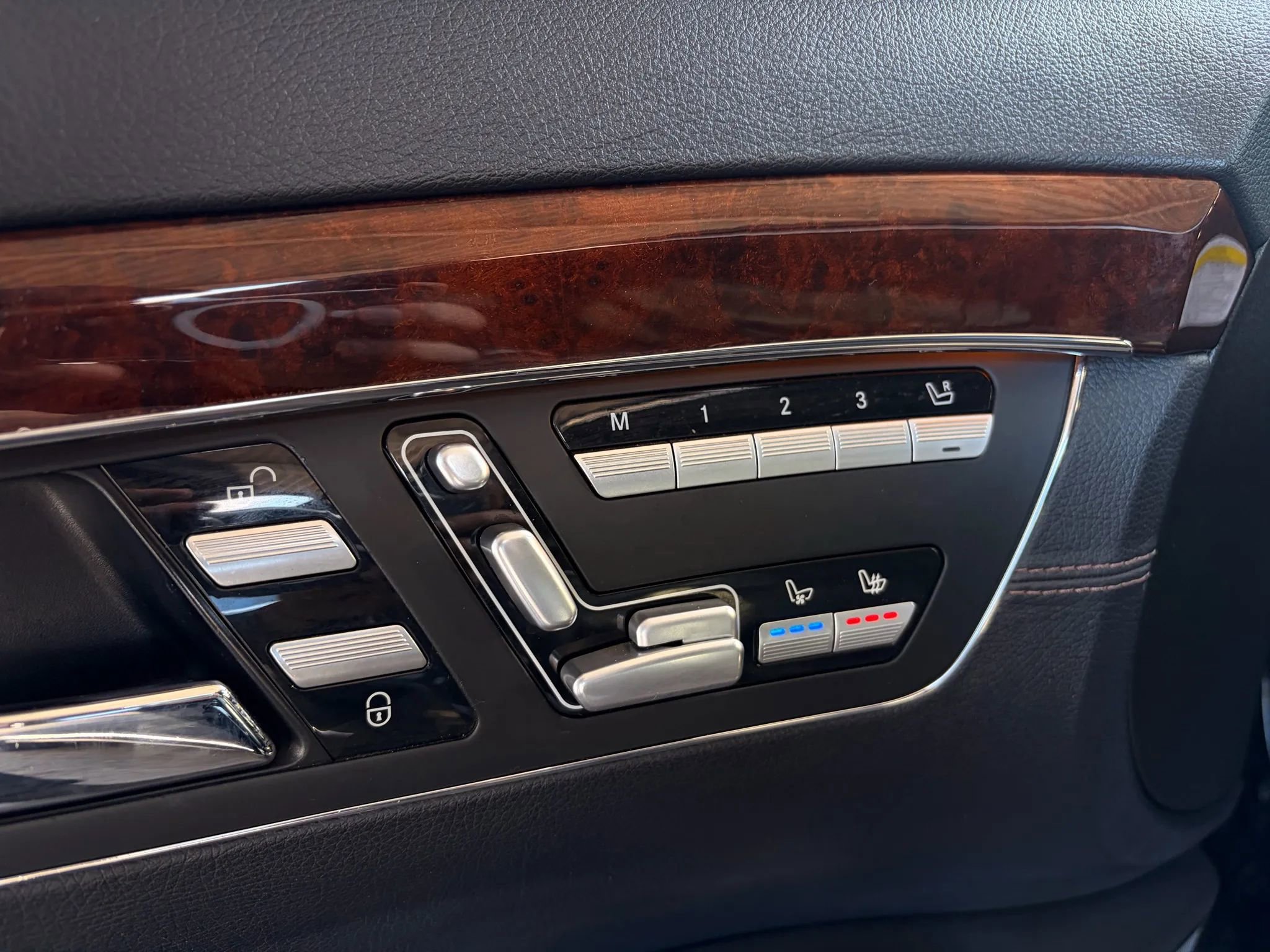 Used 2011 Mercedes-Benz S 63 AMG image 21