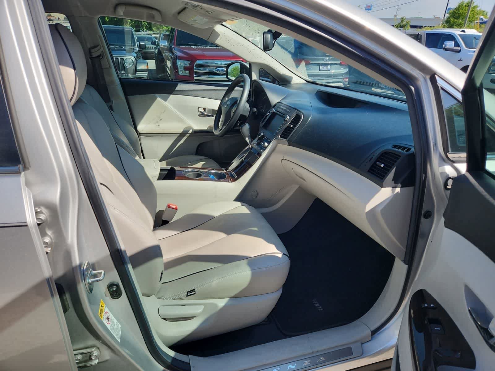 Used 2011 Toyota Venza w/ Convenience Pkg FWD image 21