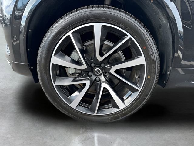 Used 2023 Volvo XC90 B6 Plus w/ Protection Package Premier image 9