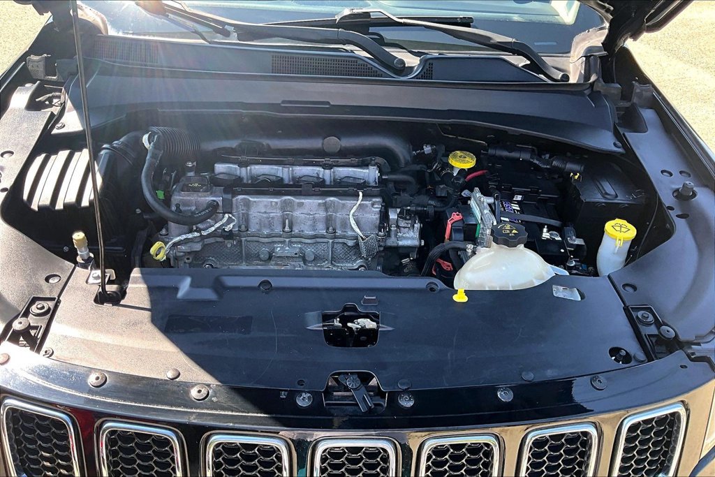Used 2018 Jeep Compass Limited w/ Safe & Security Group AWD/4WD image 12