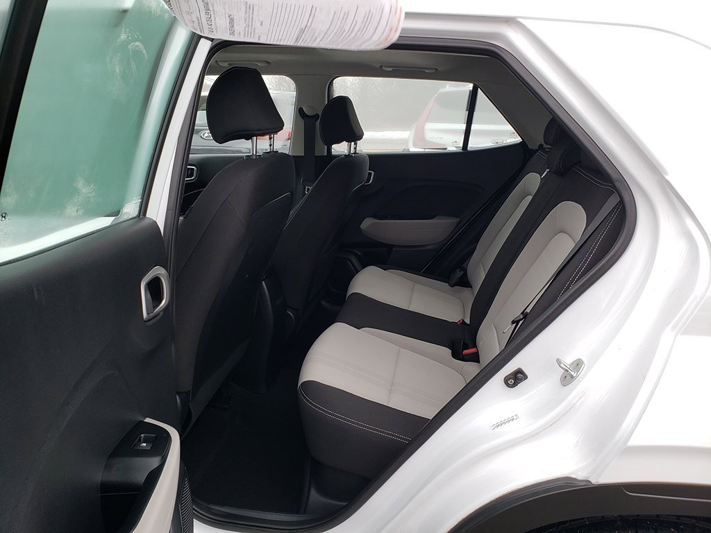 Used 2020 Hyundai Venue SEL w/ Convenience + Premium Package image 11