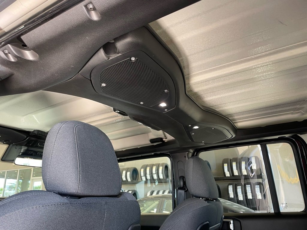 Used 2025 Jeep Wrangler Unlimited Rubicon image 17