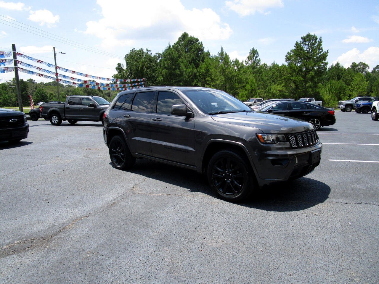 Used 2020 Jeep Grand Cherokee Altitude image 6