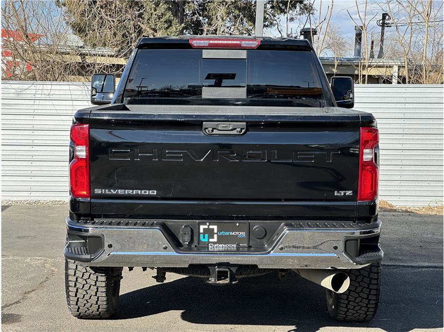 Used 2021 Chevrolet Silverado 3500 LTZ w/ LTZ Convenience Package image 11