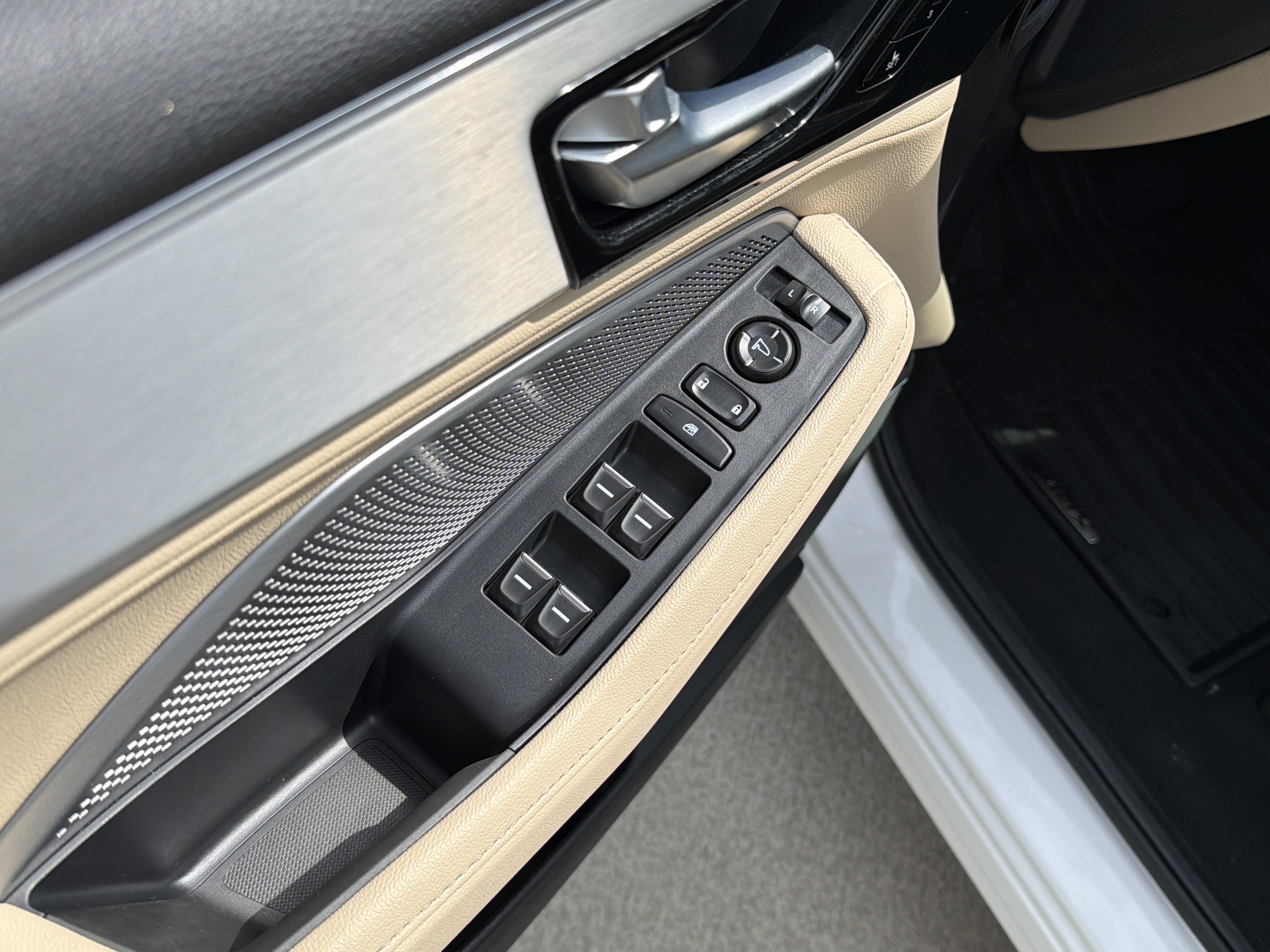Certified 2026 Acura MDX SH-AWD image 15