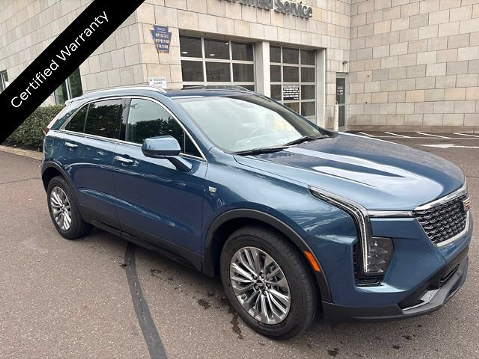 Certified 2024 Cadillac XT4 Premium Luxury AWD/4WD image 7