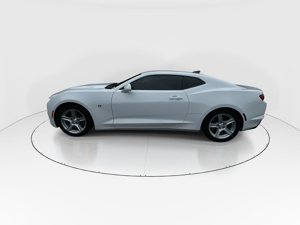 Used 2024 Chevrolet Camaro LT RWD image 5