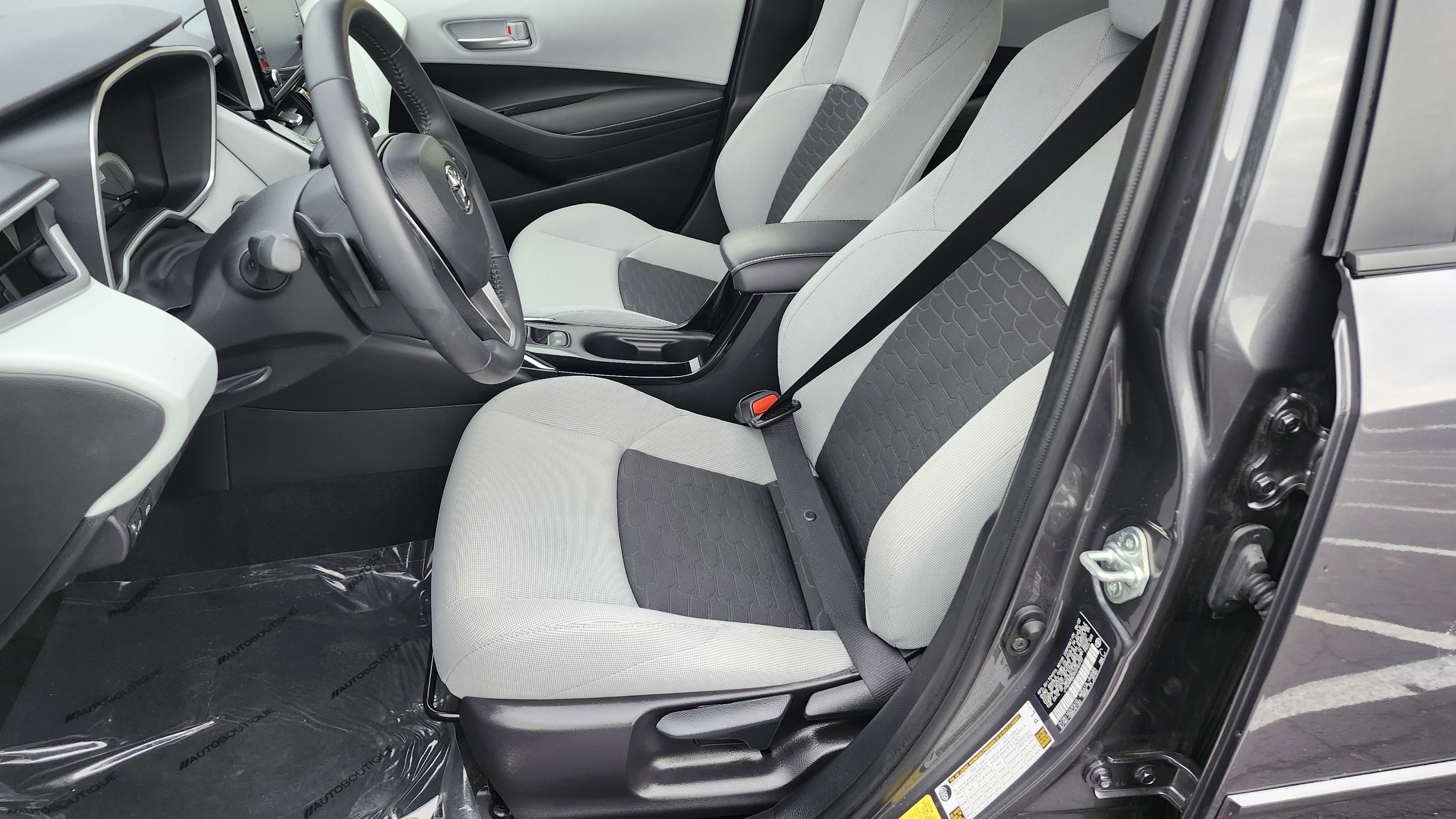 Used 2022 Toyota Corolla SE w/ SE Preferred Package image 22