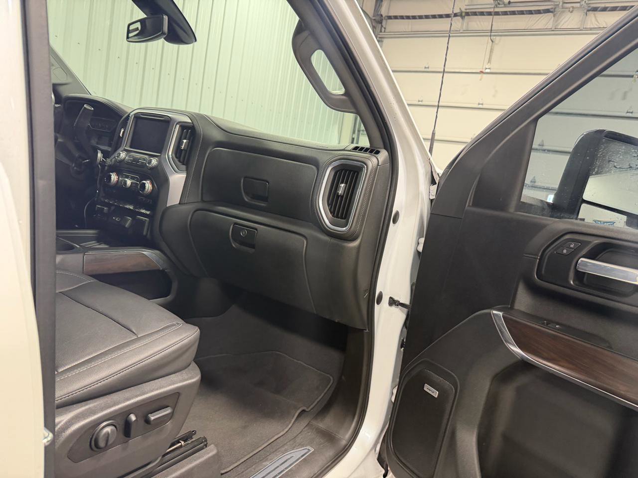 Used 2021 GMC Sierra 2500 SLT w/ SLT Premium Package AWD/4WD image 31