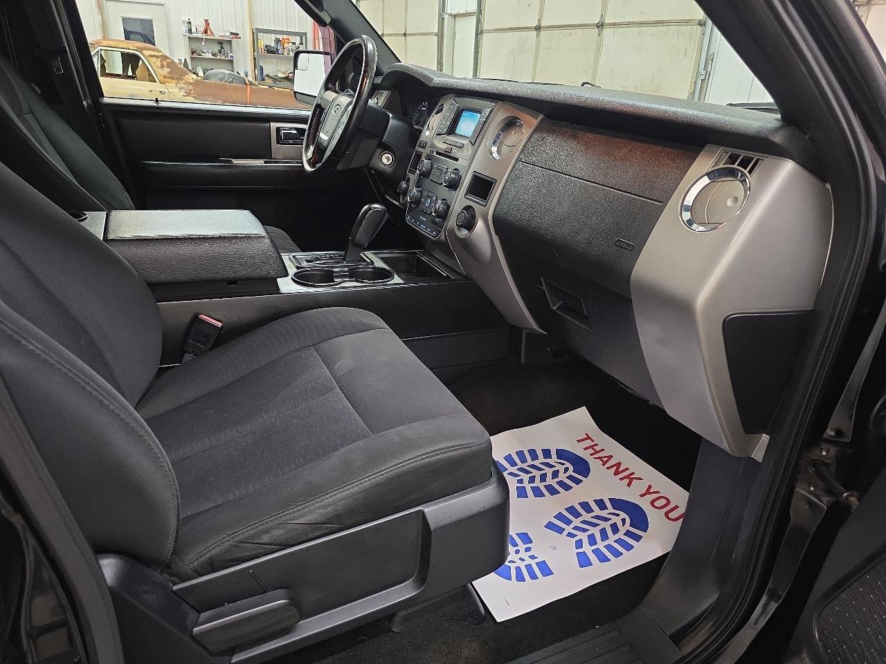 Used 2016 Ford Expedition XLT AWD/4WD image 36