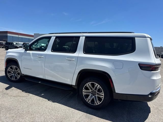 Used 2024 Jeep Wagoneer L Series II w/ Flexible Seating Group RWD image 8