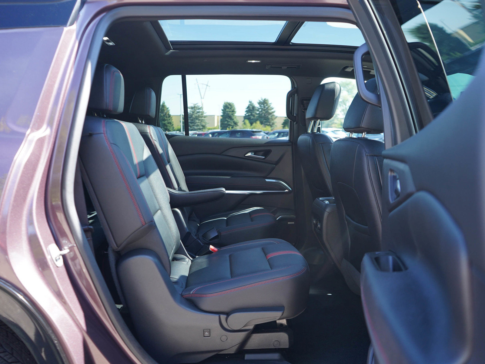 Used 2025 Chevrolet Traverse RS AWD/4WD image 12