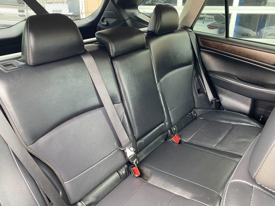 Used 2017 Subaru Outback 3.6R Limited AWD/4WD image 16