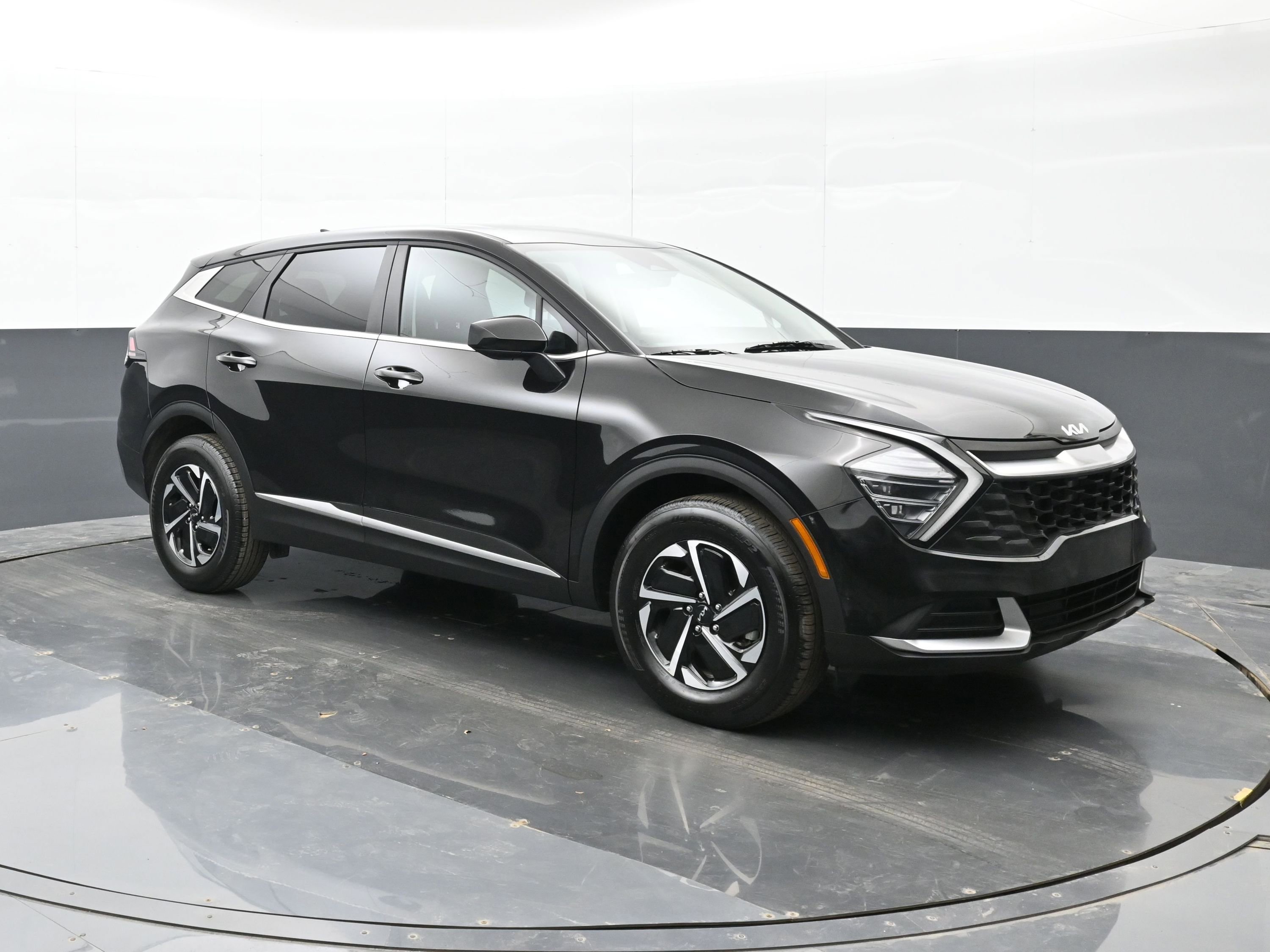 Used 2025 Kia Sportage LX video 2