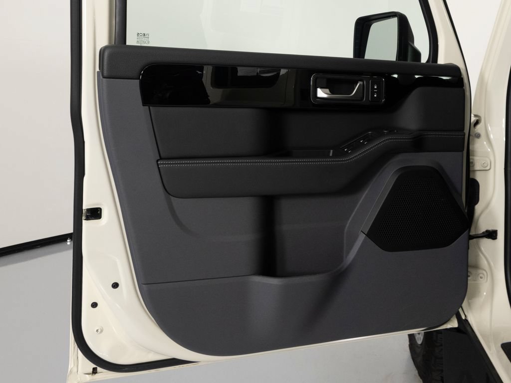 Used 2025 INEOS Grenadier Fieldmaster Edition AWD/4WD image 12