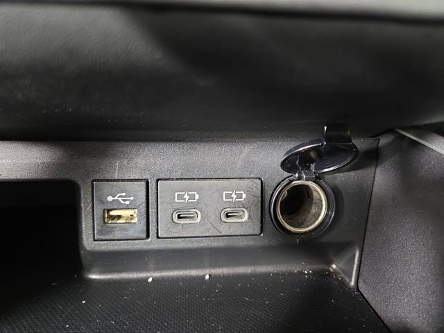 Used 2023 Toyota Highlander LE image 26