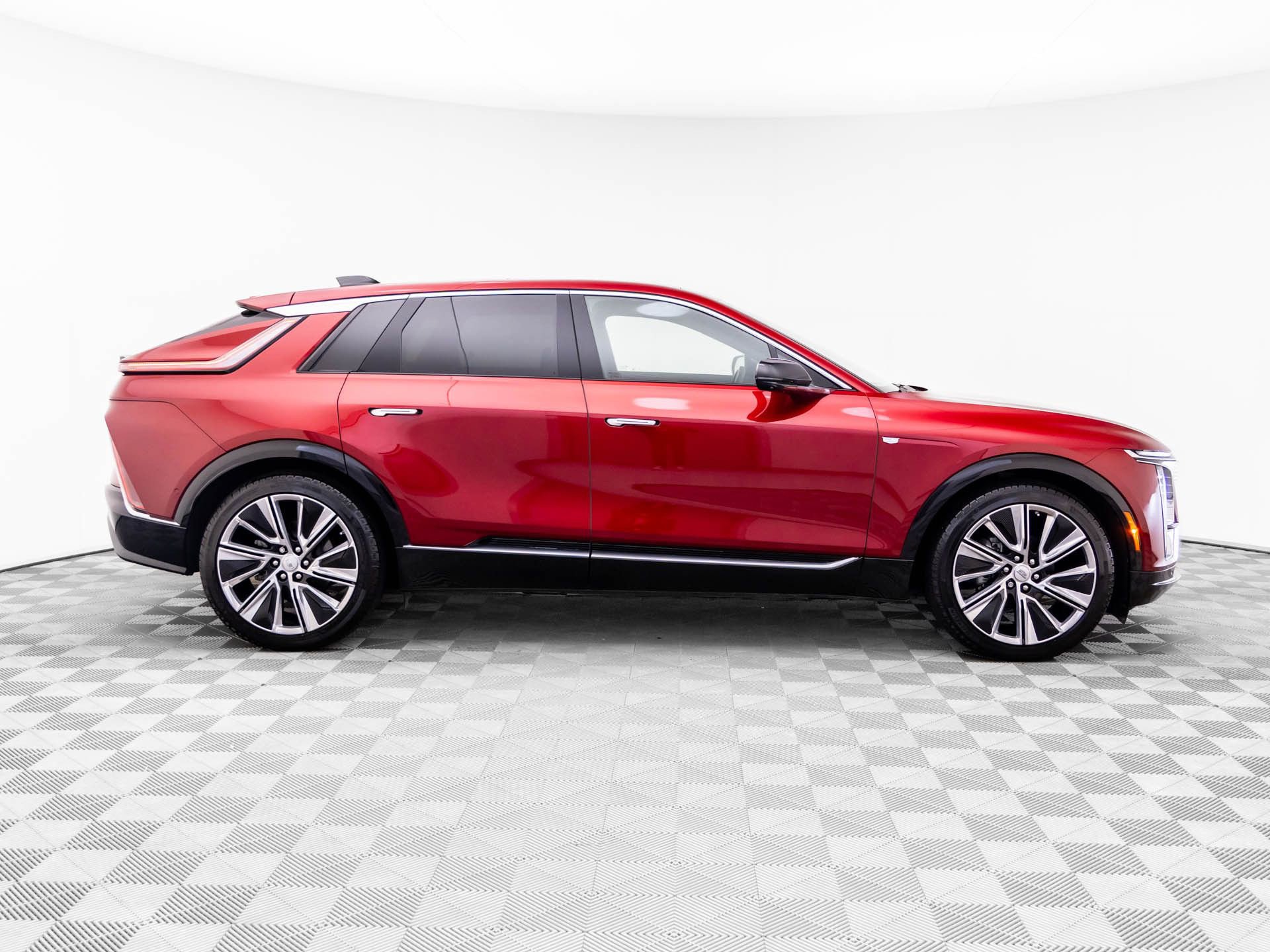 Used 2024 Cadillac Lyriq Luxury w/ LPO, Floor Liner Package image 7