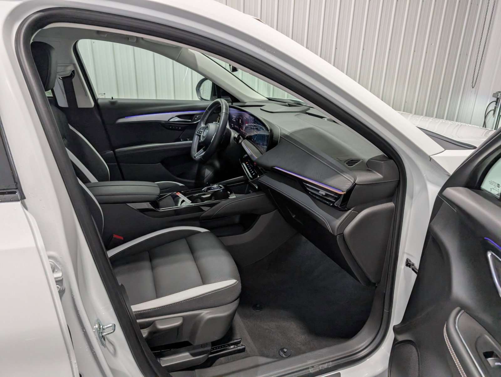 Used 2025 Buick Envision Sport Touring image 27