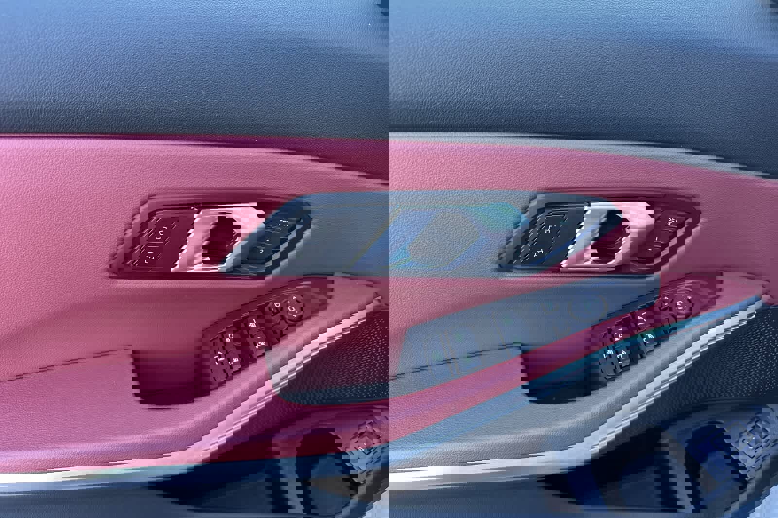 Used 2025 BMW 330i Sedan image 12