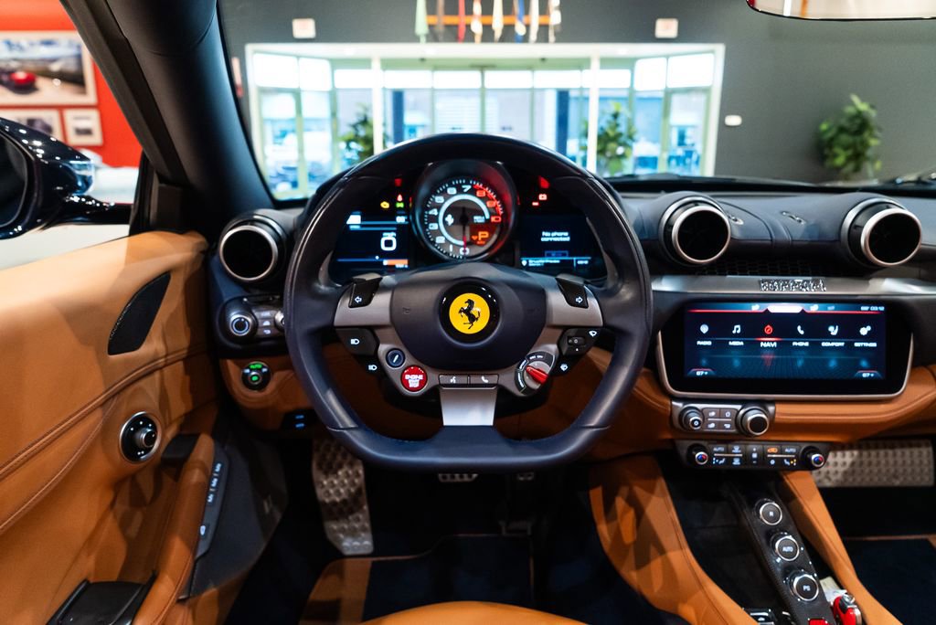 Used 2020 Ferrari Portofino image 27