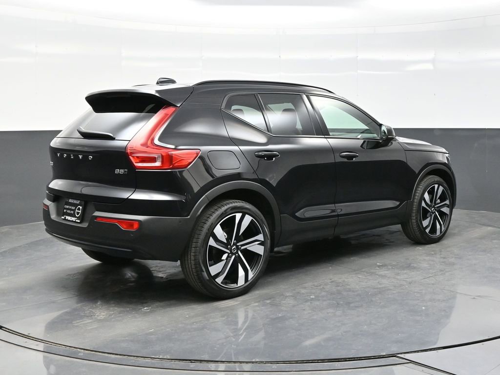 Used 2025 Volvo XC40 B5 Ultra image 7