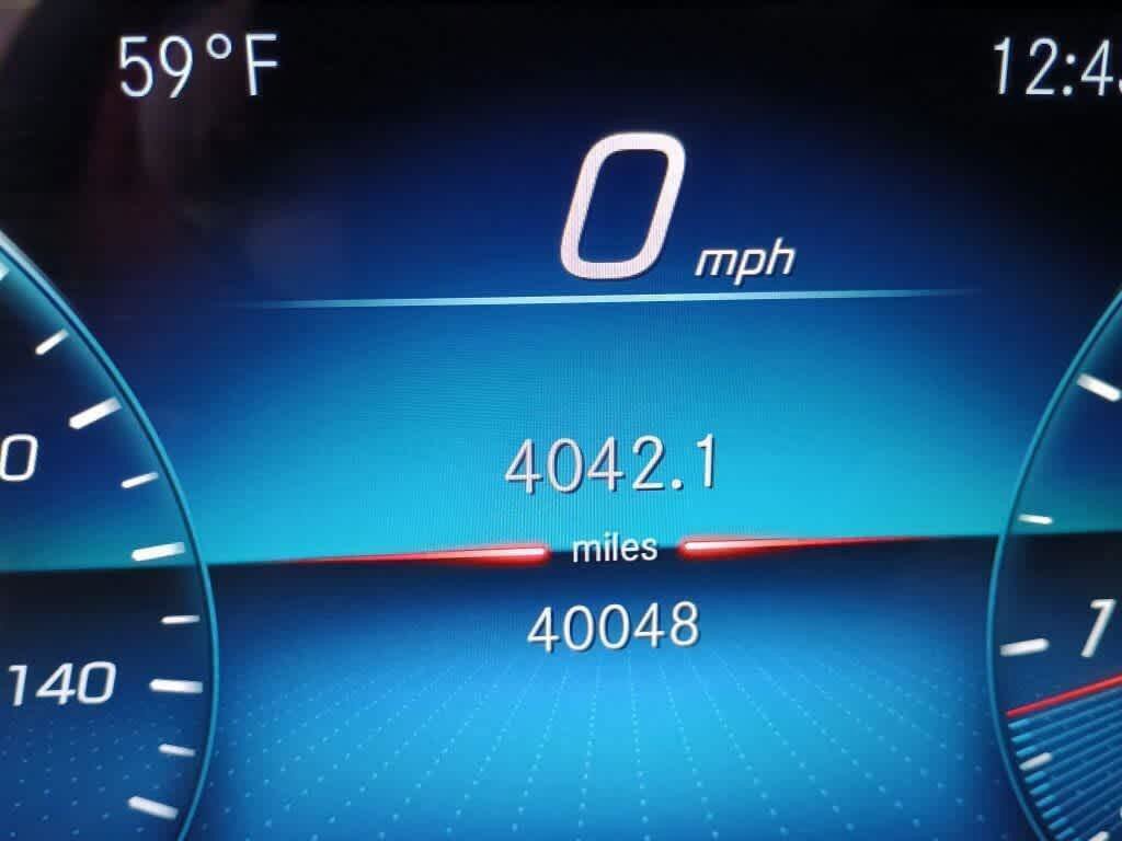 Used 2023 Mercedes-Benz E 350 4MATIC Sedan image 3