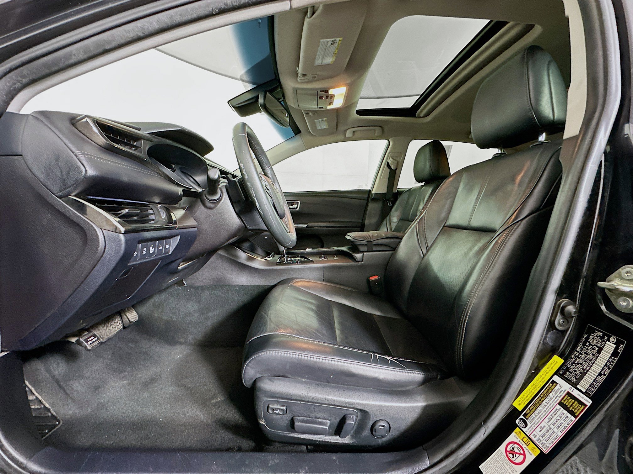 Used 2017 Toyota Avalon Limited FWD image 13