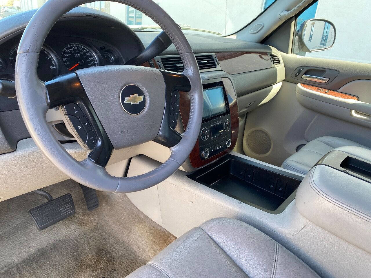 Used 2008 Chevrolet Avalanche LT w/ LT Preferred Equipment Group image 12