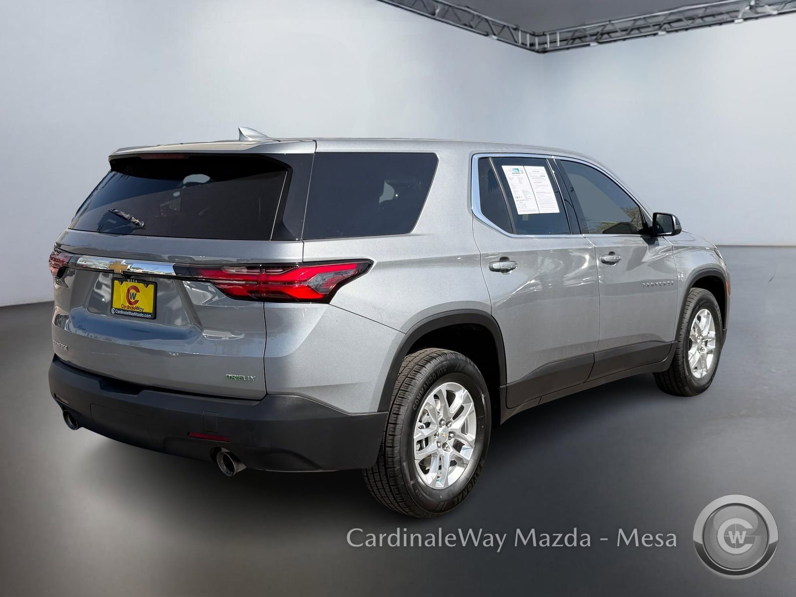 Used 2023 Chevrolet Traverse LS image 4