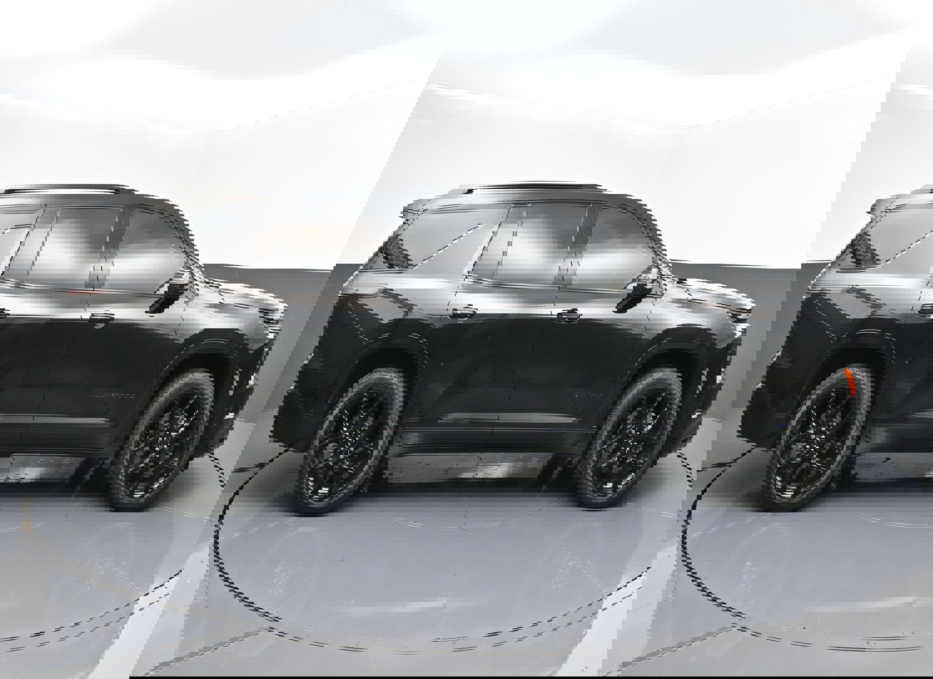 Certified 2024 Chevrolet Traverse RS w/ LPO, Floor Liner Package image 8