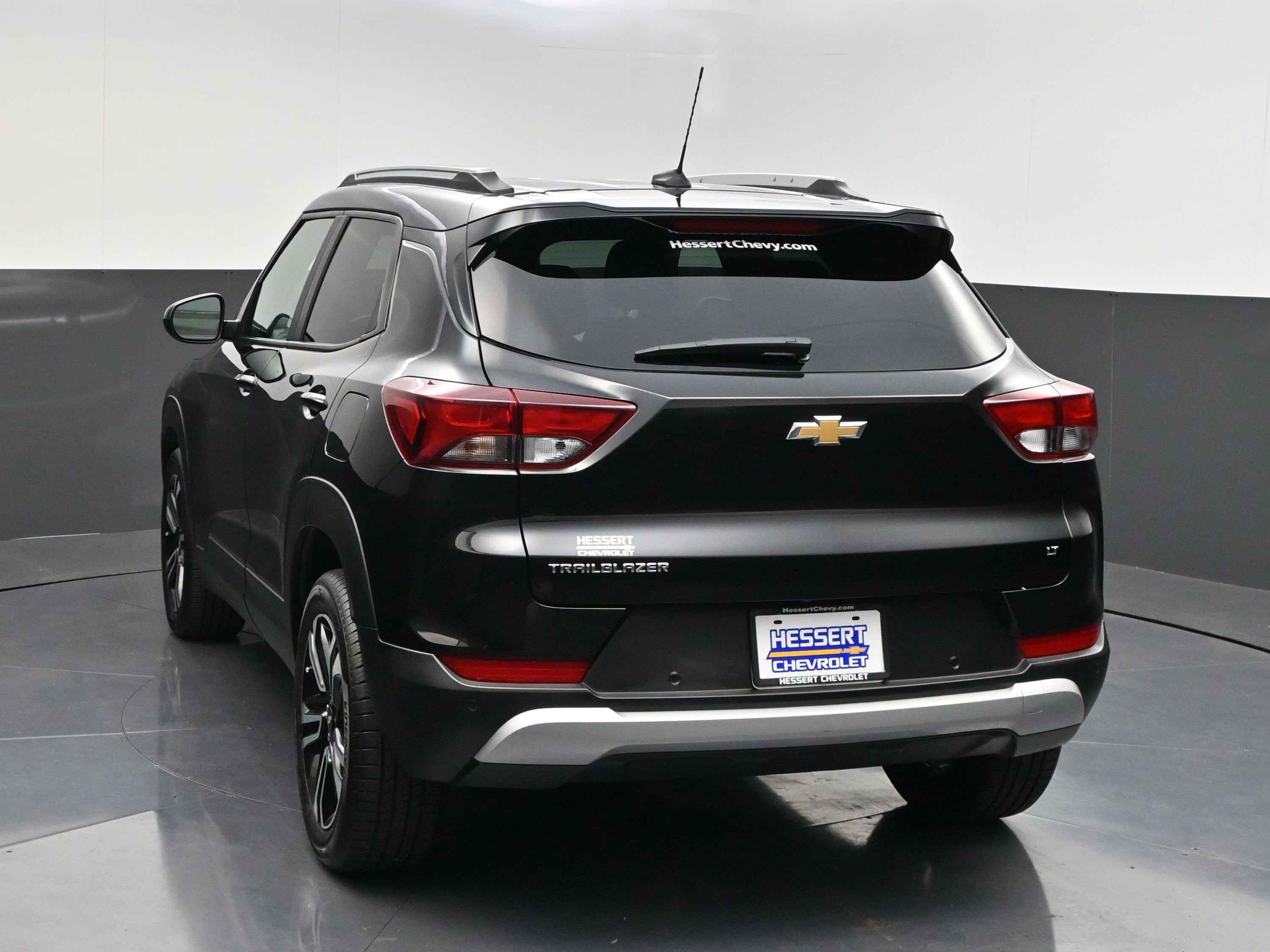 Used 2025 Chevrolet TrailBlazer LT w/ Convenience Package FWD image 6
