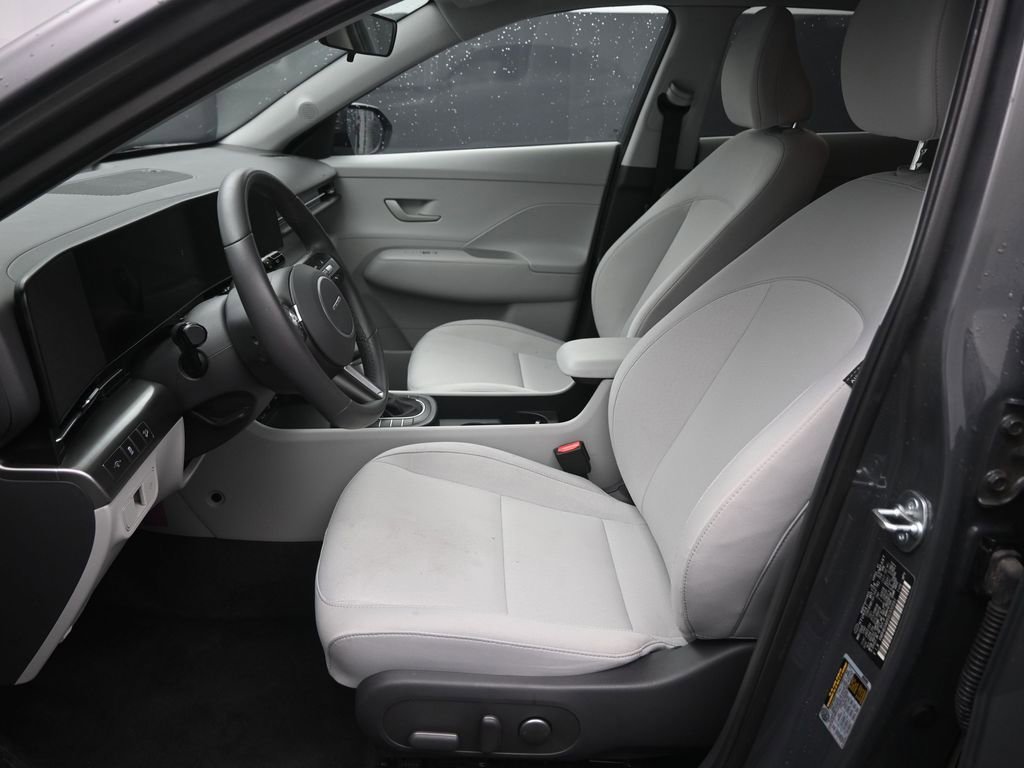 Used 2025 Hyundai Kona SEL image 19