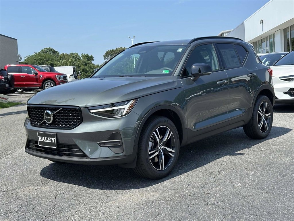 New 2026 Volvo XC40 B4 Plus w/ Climate Package image 22