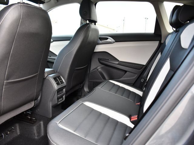 New 2026 Volkswagen Taos SEL AWD/4WD image 19