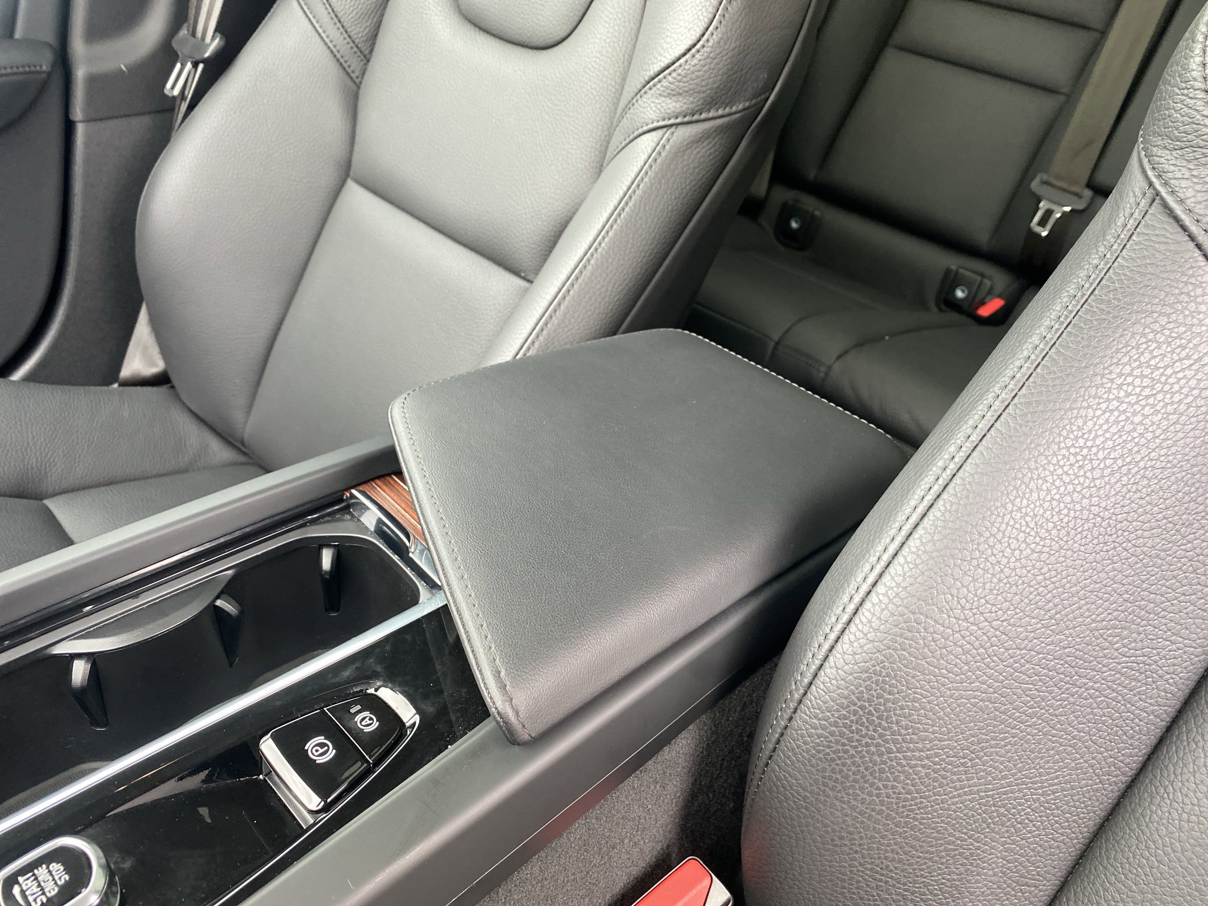 Used 2025 Volvo V60 B5 Cross Country Plus image 44