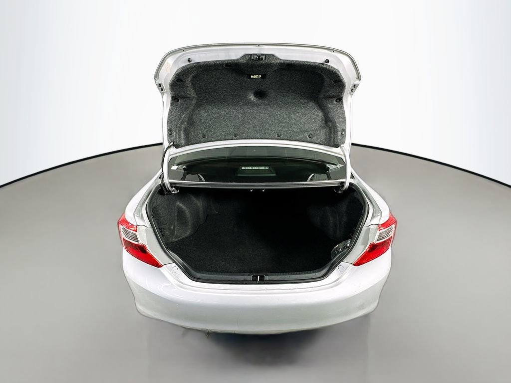 Used 2012 Toyota Camry SE FWD image 25