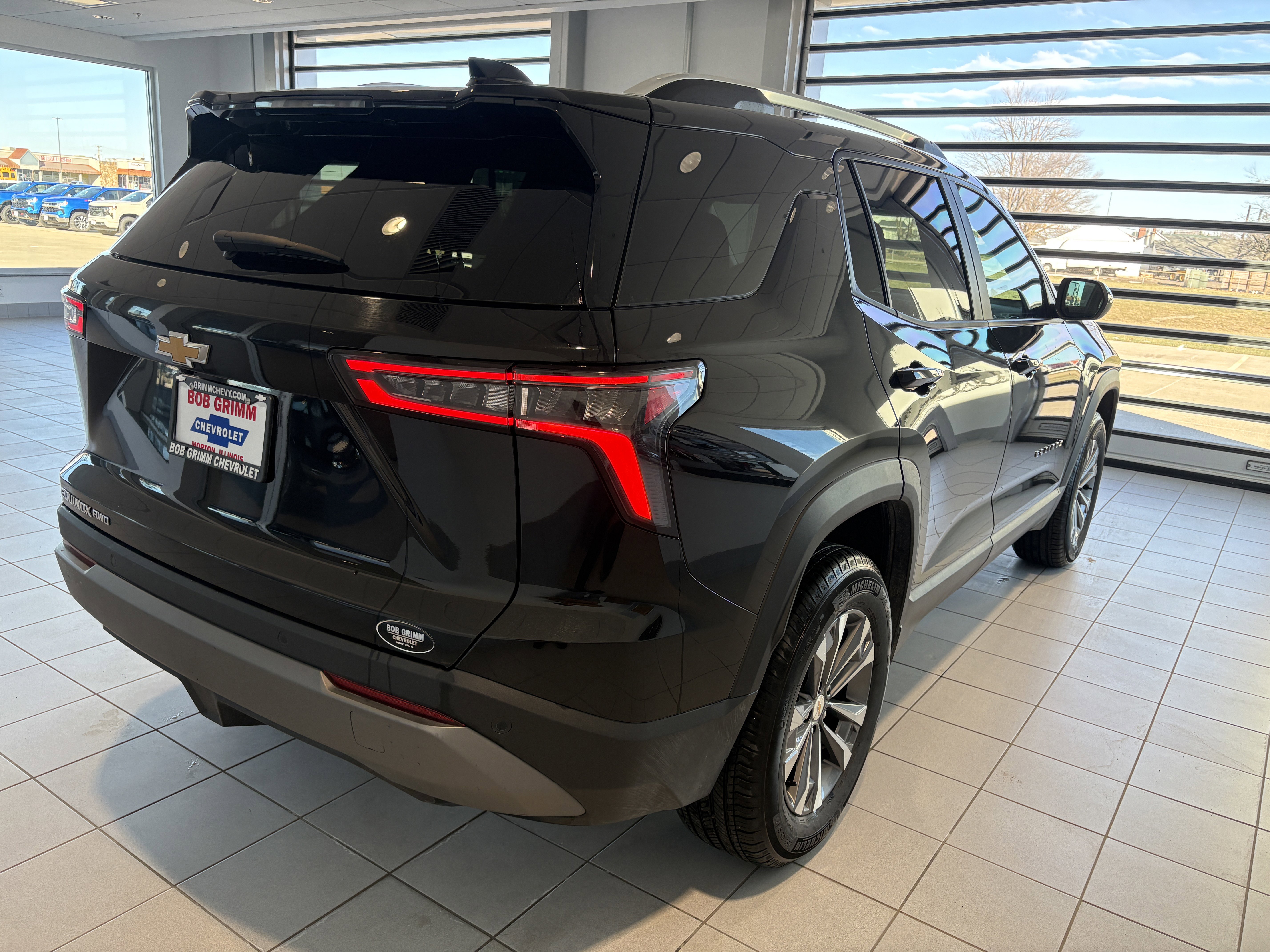 Used 2025 Chevrolet Equinox LT image 4