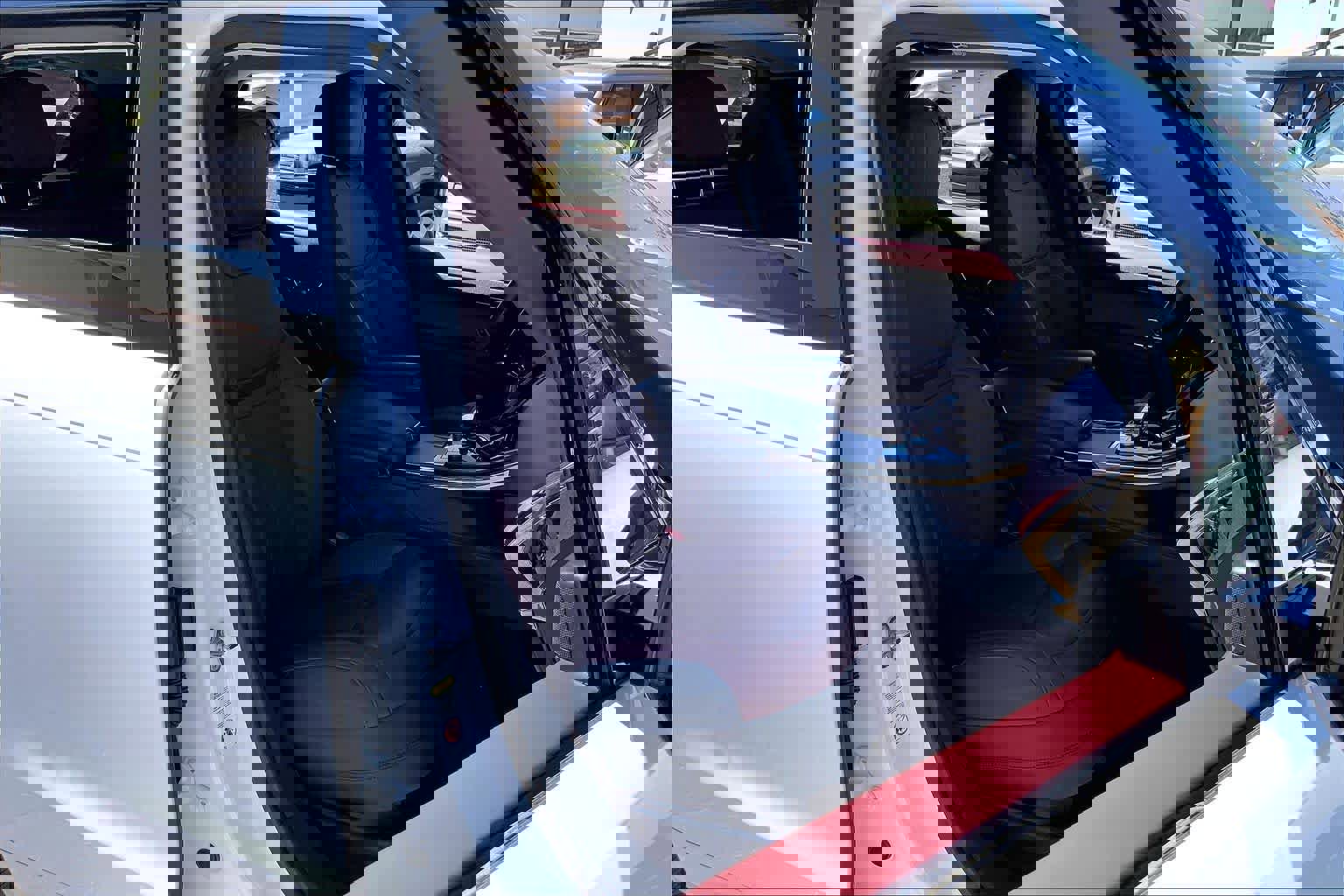 Used 2023 Land Rover Range Rover Sport SE Dynamic image 8