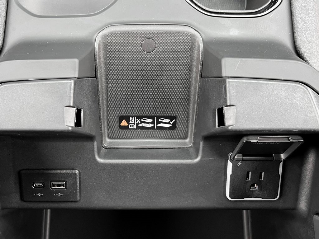 Used 2025 GMC Sierra 1500 AT4 w/ Technology Package image 28